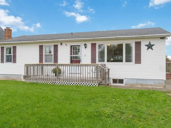 11 Green Ln, Falmouth, NS B0P 1L0