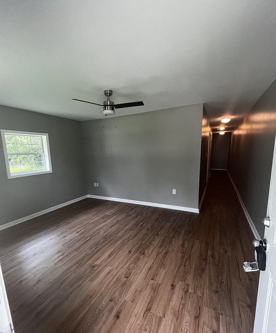 805 S 3rd St — Photo 2
