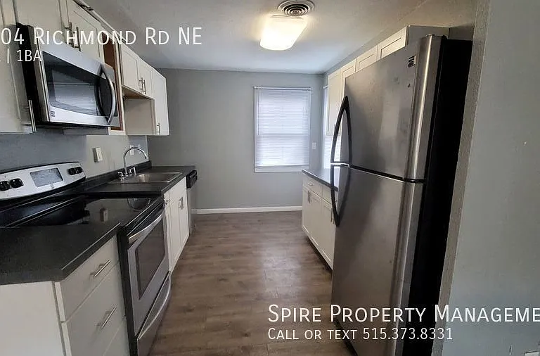 1504 Richmond Rd NE — Photo 4