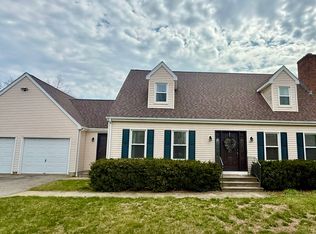 2 Greystone Ct, Ledyard, CT 06339