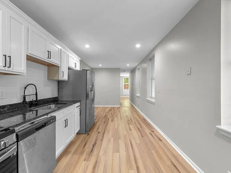 2042 E Fayette St — Photo 1