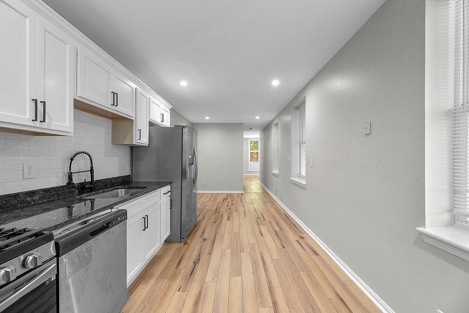 1st image of 2042 E Fayette St