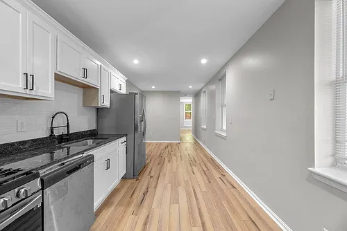 2042 E Fayette St Photo 1