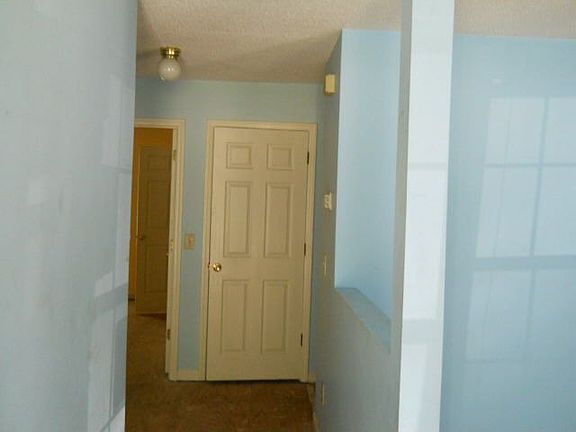 5th image of 163 Mayflower Cres