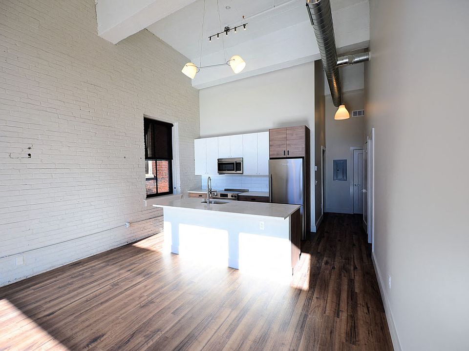 Kitchen & Living Space