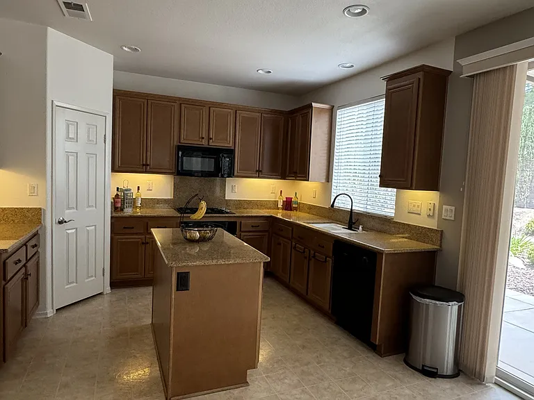 32833 Westport Way — Photo 2