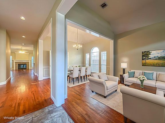3rd image of 1308 Crepe Myrtle Dr