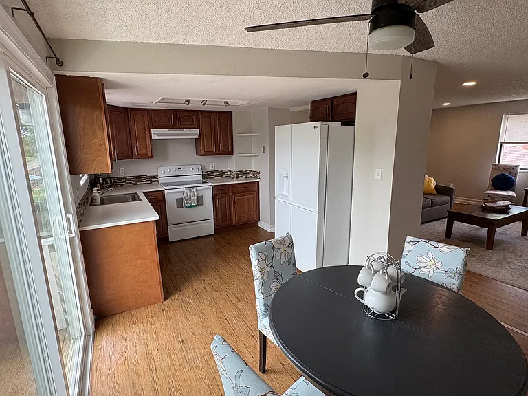1005 Harmon Pl #1005 — Photo 7