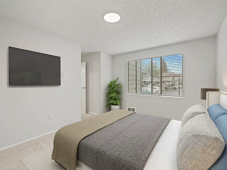 James Apartment Homes — Photo 4