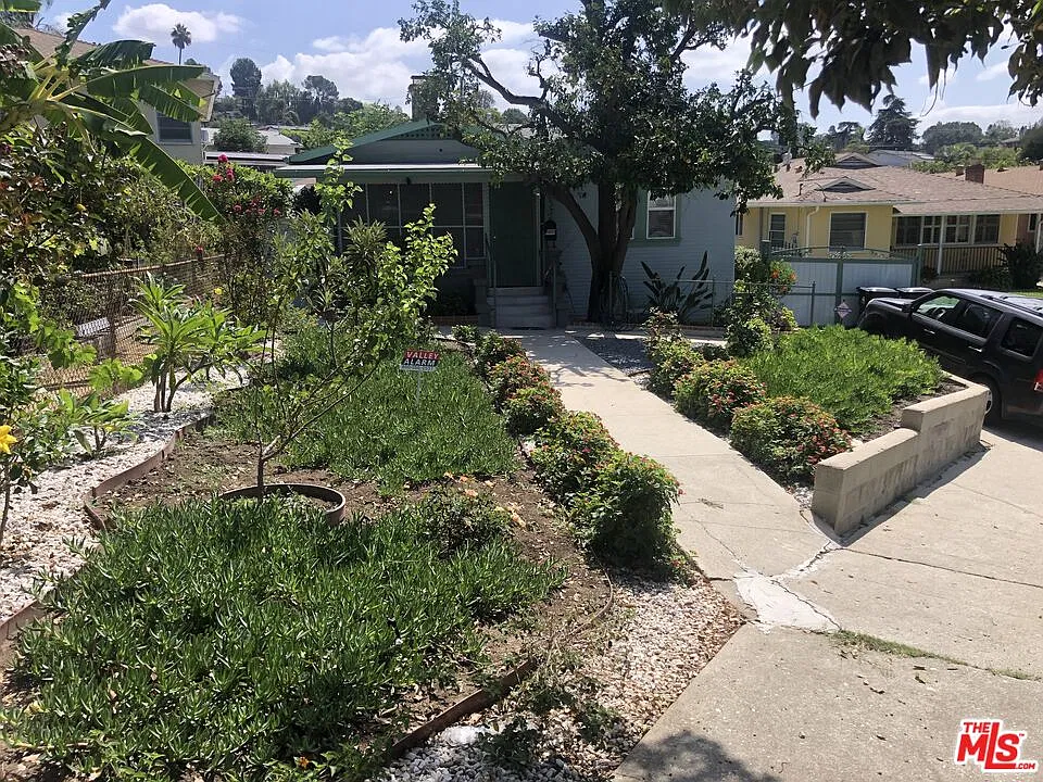 2 bed, 1.0 bath, 1250 sqft, $4,250 — Photo 2