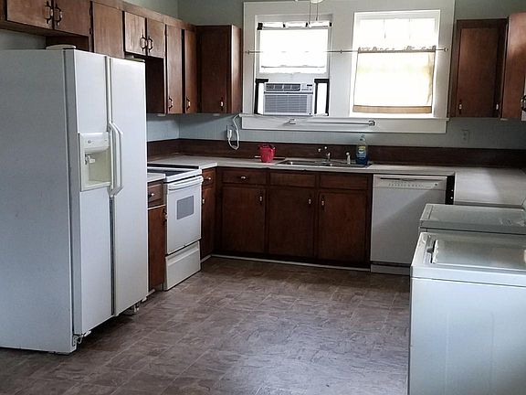 2nd image of 308 Dunreath St APT B