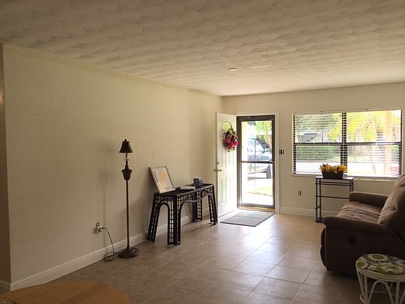 2nd image of 108 Bouganvillea Dr