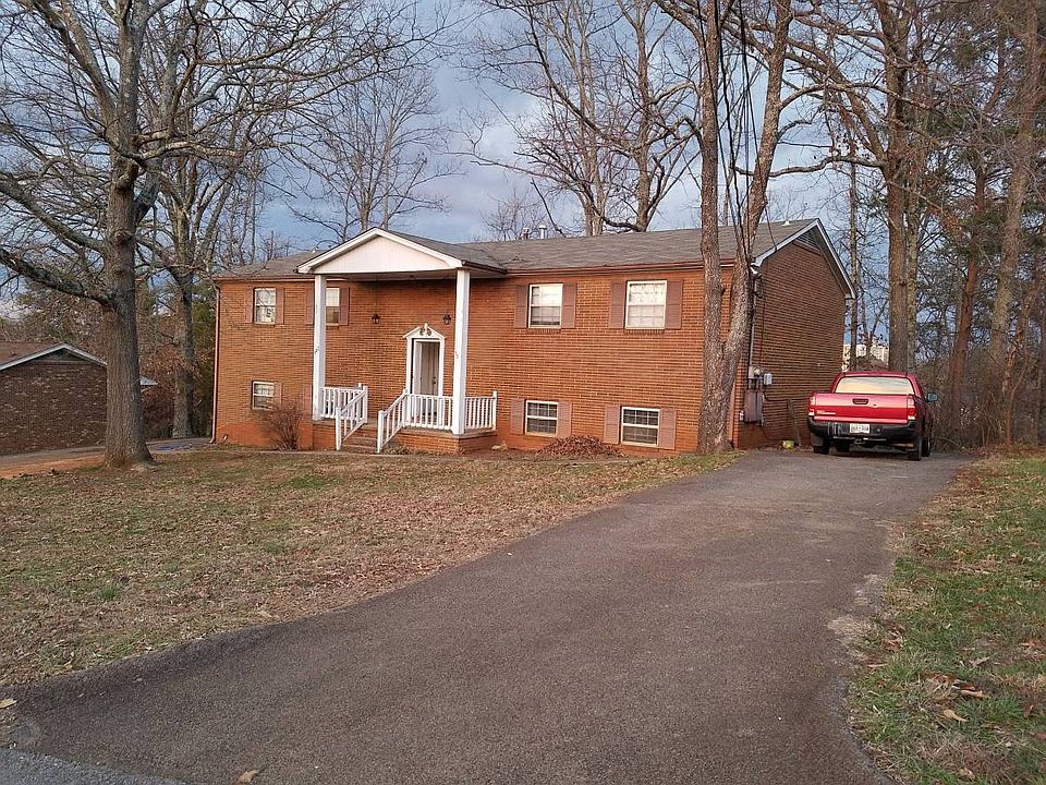 1st image of 900 Flanders Ln