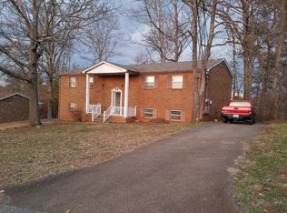 900 Flanders Ln, Knoxville, TN 37919