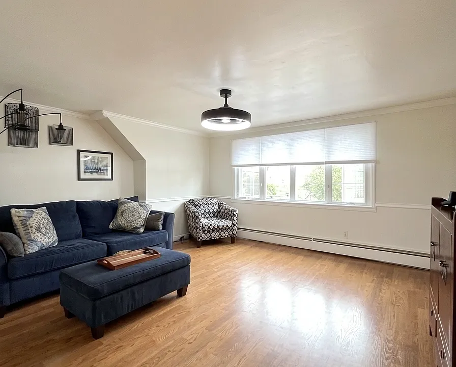 158 Schley St #2