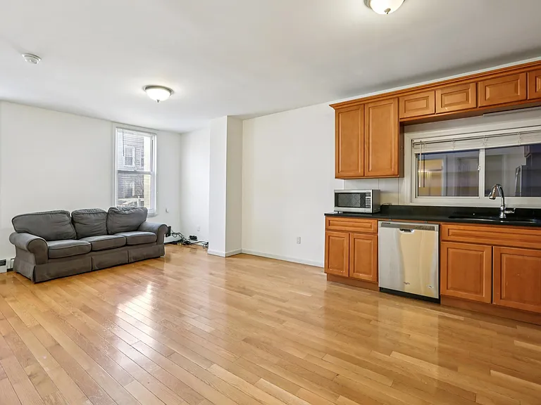 66 Chestnut Ave #1 — Photo 8