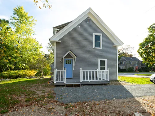 79 Oak St Photo 1