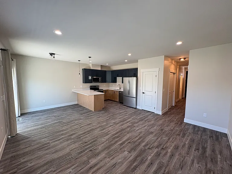 1222 S Miller St — Photo 5