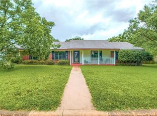 110 Dumbeck Dr, Elgin, TX 78621