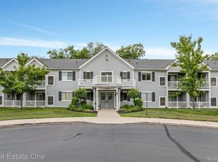 1127 S Lake Dr UNIT 212, Novi, MI