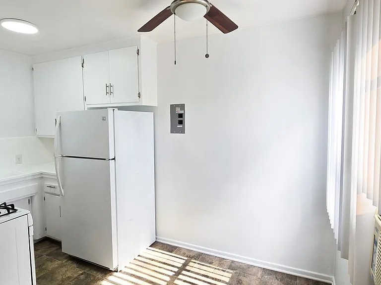 652 Veteran Ave — Photo 36