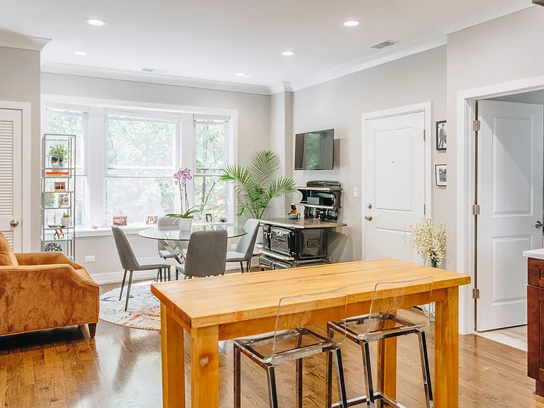 1752 W Catalpa Ave #2W — Photo 13