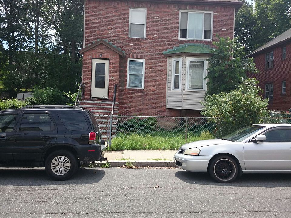 2nd image of 180 Fairmount St