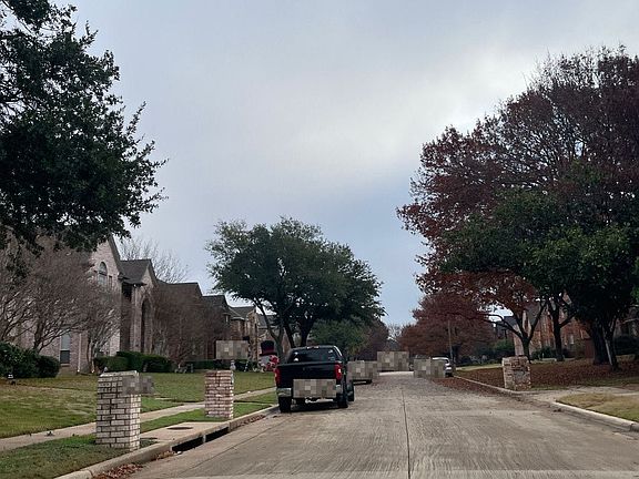 4th image of 4689 Thanksgiving Ln
