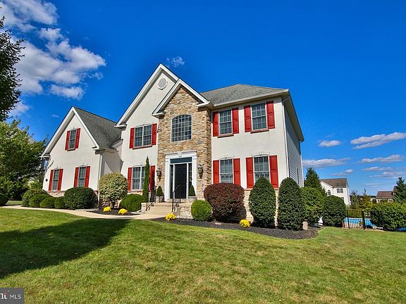 2nd image of 5497 Sunset Dr #32