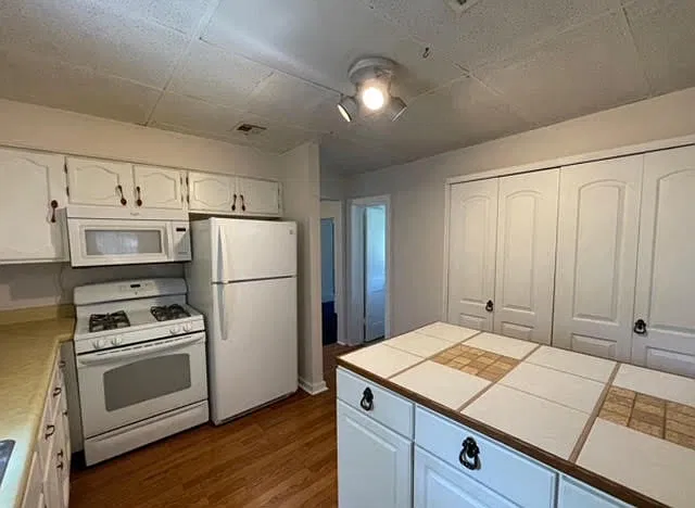 3 bed, 996 sqft, $850 — Photo 4