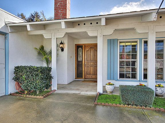3rd image of 5091 Parkwood Pl