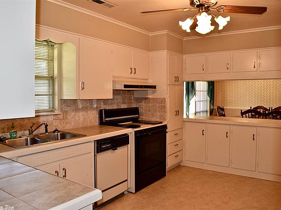 4th image of 5701 Tanglewood Dr