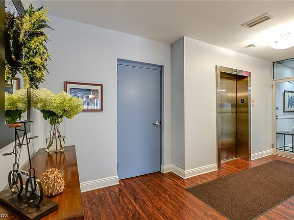 3rd image of 12701 Larchmere Blvd APT 4A