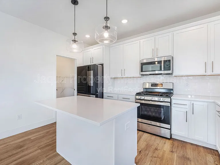 9424 Snow Valley Dr SE — Photo 5