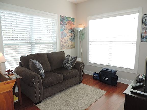 5th image of 2716 Glenfinnan Road