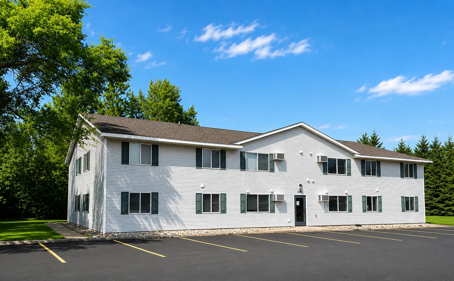 Lakeview Apartments — Photo 1
