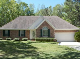 2167 Deer Creek Rd, Byhalia, MS 38611