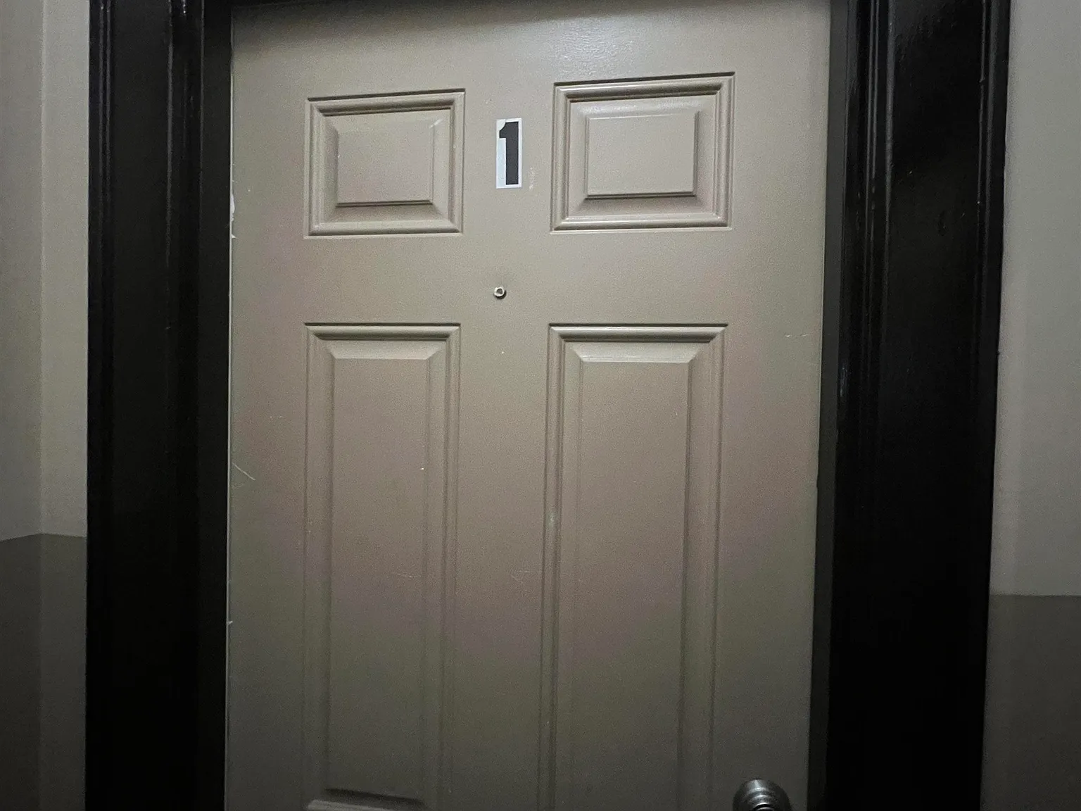 2 bed, 1.0 bath, 500 sqft, $2,300 — Photo 2
