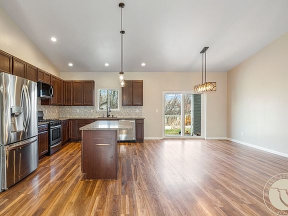 3rd image of 30 Henry St