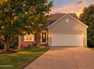5300 Great Hunter Ct, Louisville, KY 40229