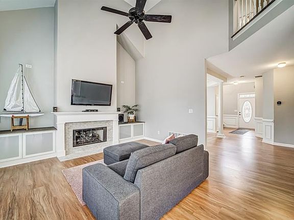 3rd image of 534 Mirramont Pl
