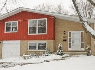 2307 Oak Ln, Rolling Meadows, IL 60008
