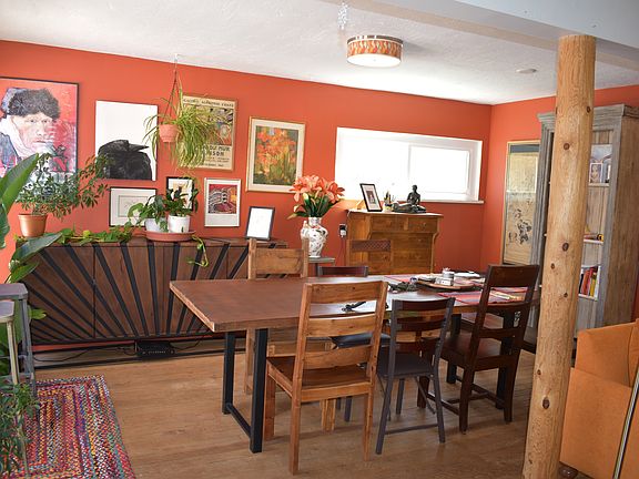 And here's that dining room.