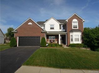2131 Marie Dr, Lake Orion, MI 48360