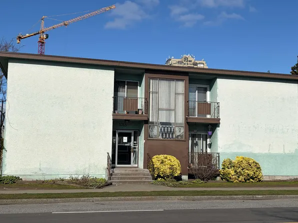 5055 Imperial St #205, Burnaby, BC V5J 1C9