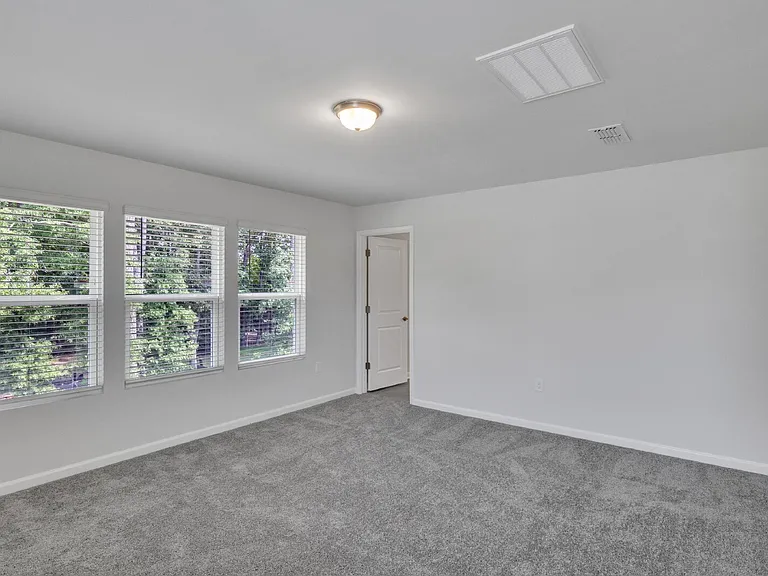 840 McKenzie Park Ter — Photo 24