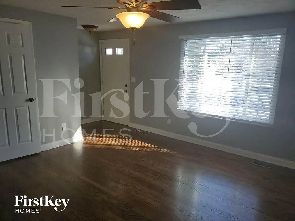 Building Photo - 4207 Edinburgh Dr