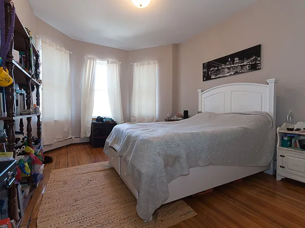 210 Chestnut Hill Ave APT 5, Brighton, MA 02135
