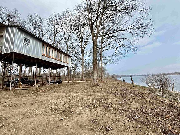 3rd image of 746 S Prong Rd