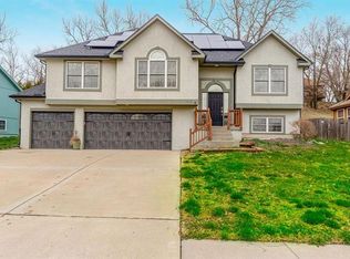 11112 NW 55th St, Kansas City, MO 64152